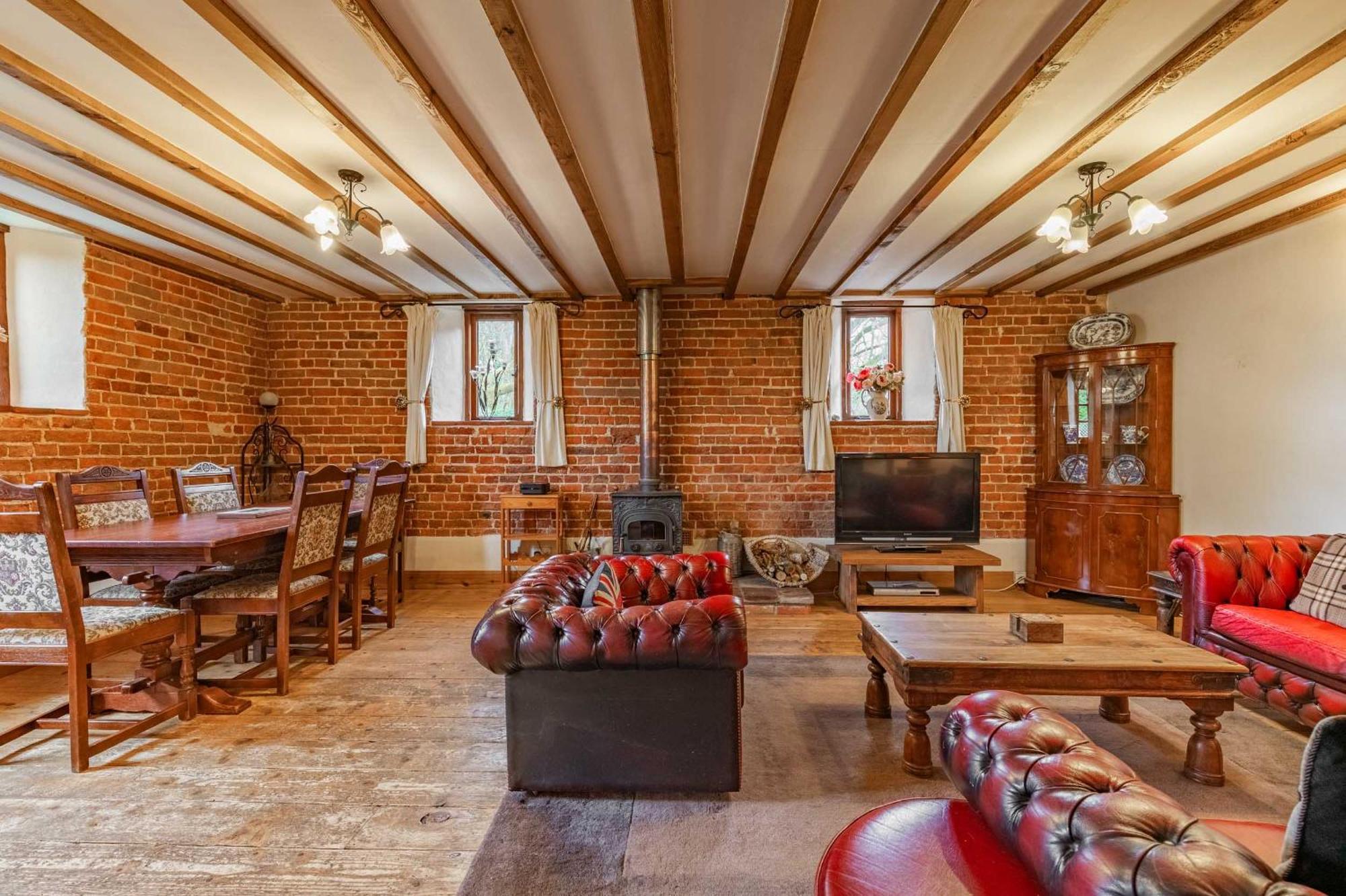 Threshers Barn And Shire Horse Barn Cawston