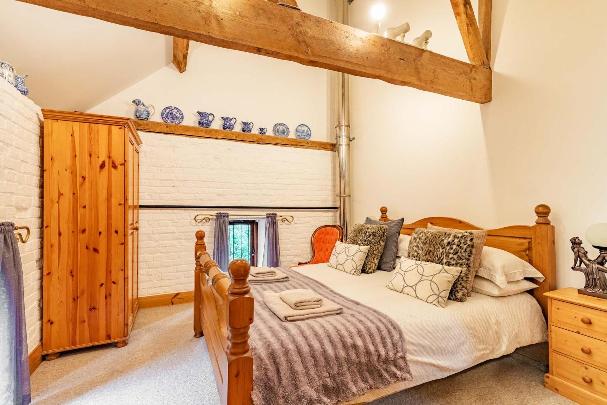 Threshers Barn And Shire Horse Barn *